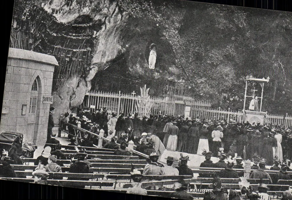 Lourdes — A gruta de Massabielle — H. B. Editor - Frente