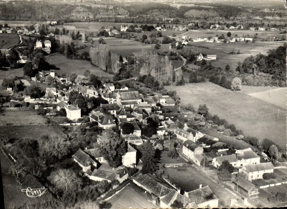 Lanquais — Luftbild — Tal von Lanquais (Dordogne) — Éditions Aériennes COMBIL - IMP. MACON - Vorderseite