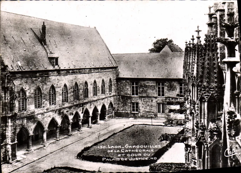 Laon - Gargoylen der Kathedrale und Hof des Palasts der Gerechtigkeit — Edition Picol, Laon, n°150 - Vorderseite