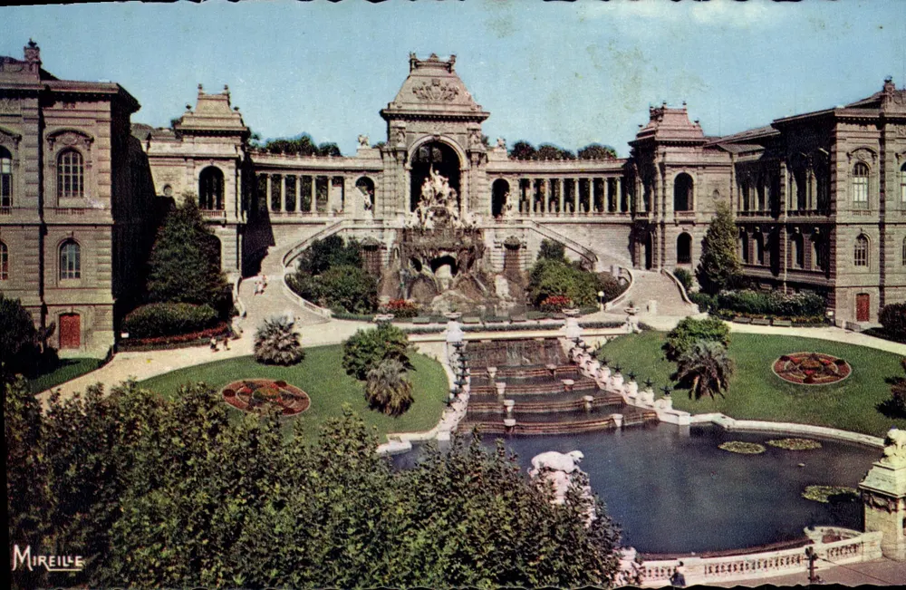 O Palácio Longchamp em Marselha — vista da fonte central — Edições Mireille - Frente