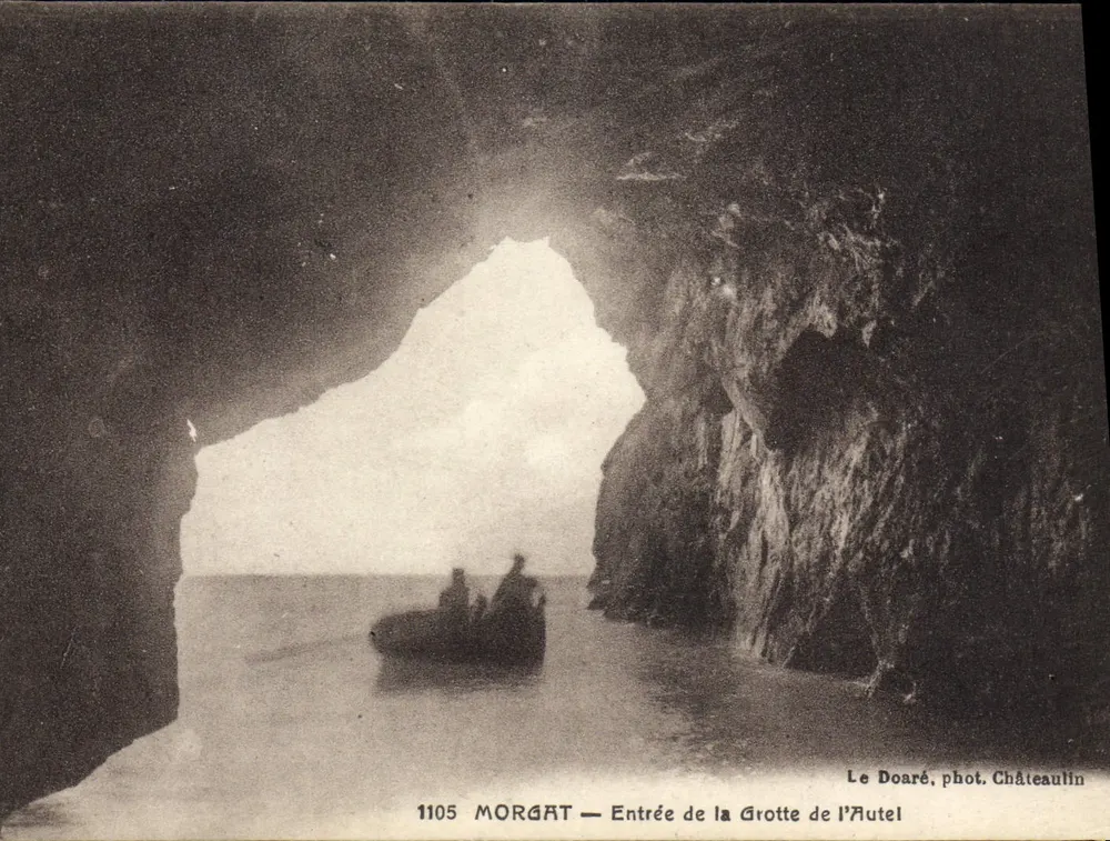 Morgat — Entrada de la Cueva del Altar — Le Doaré, fot. Châteaulin, n°1105 - Anverso