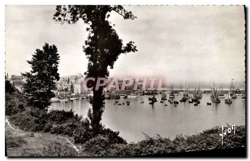 Douarnenez (Finistère) — A Vista do Porto dos Plomarc'h — Les Éditions d'Art - Frente