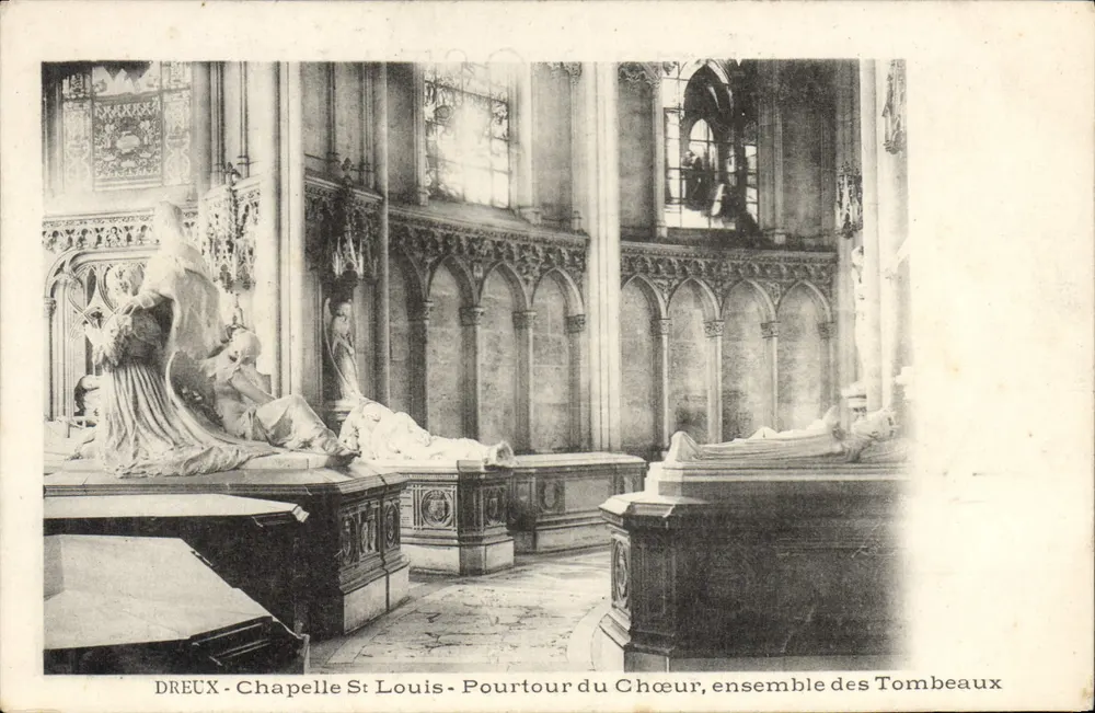 Dreux - Kapelle Saint-Louis - Umgebung des Chors, Ensemble der Grabmale - Vorderseite