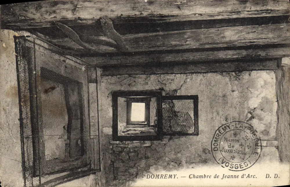 Domrémy — Quarto de Joana d'Arc — Casa de Joana d'Arc (Vosges) - Frente