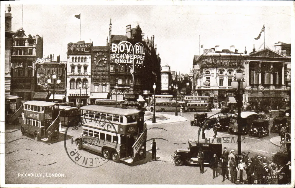 Piccadilly, Londres — vista animada com ônibus de dois andares — Valentine's Postcards - Frente