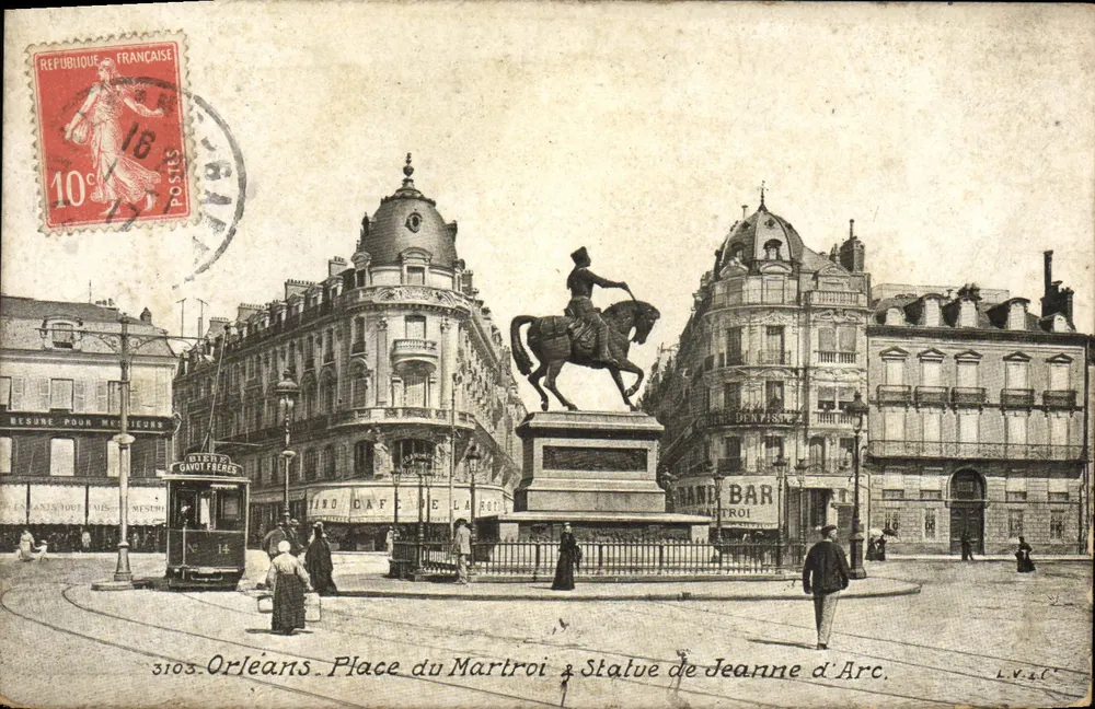 Orléans. Place du Martroi — Statue der Jeanne d'Arc — Verleger L.V. 3103 - Vorderseite