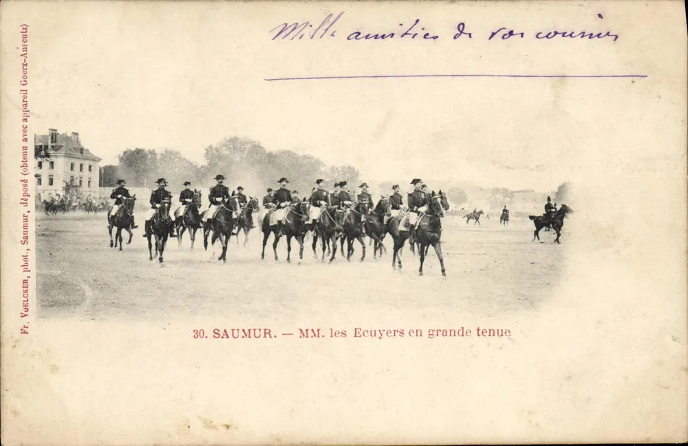 Saumur — MM. les Ecuyers in voller Uniform — Fr. Voelcken, phot. Saumur - Vorderseite