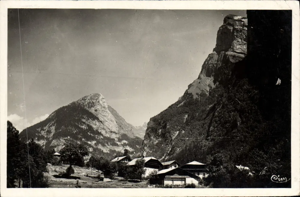 Samoëns (Haute-Savoie) — O Carvalho e os Moinhos — editor Cim - Frente
