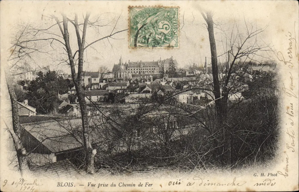 Blois — Vista tirada do Trem — G. H. Phot - Frente