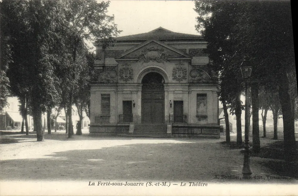 La Ferté-sous-Jouarre (S.-et-M.) — O Teatro — A. Boudier, impr. édit., Versailles - Frente