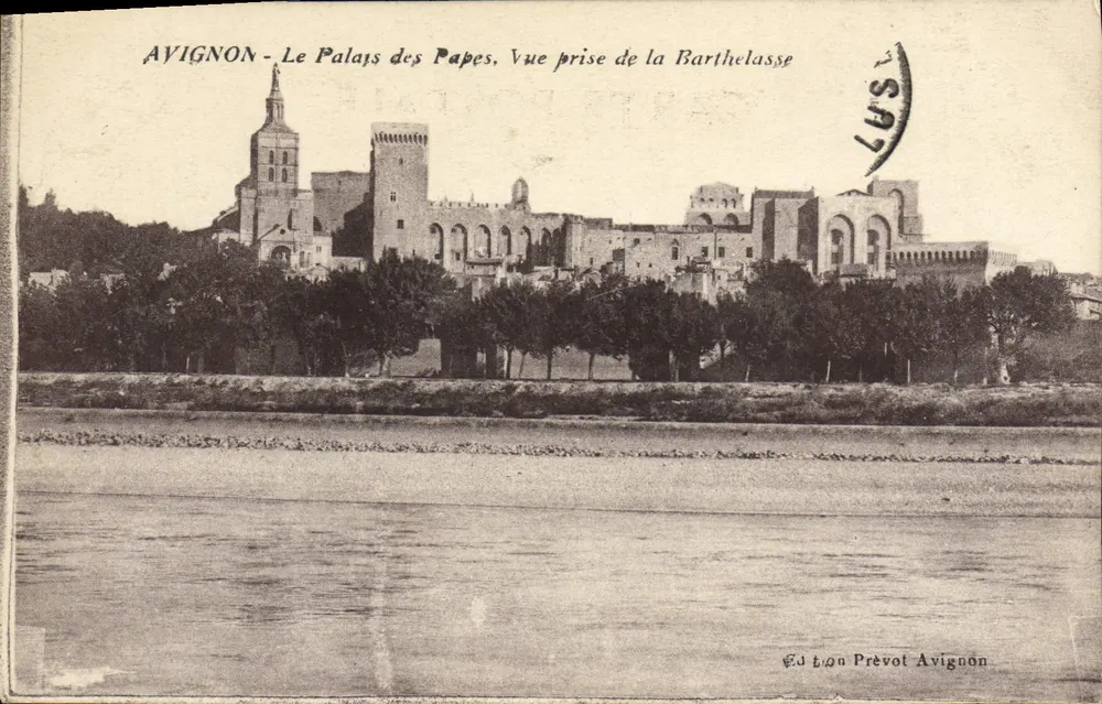 Avignon - O Palácio dos Papas, Vista tirada da Barthelasse — Éd. L. Prévot Avignon - Frente