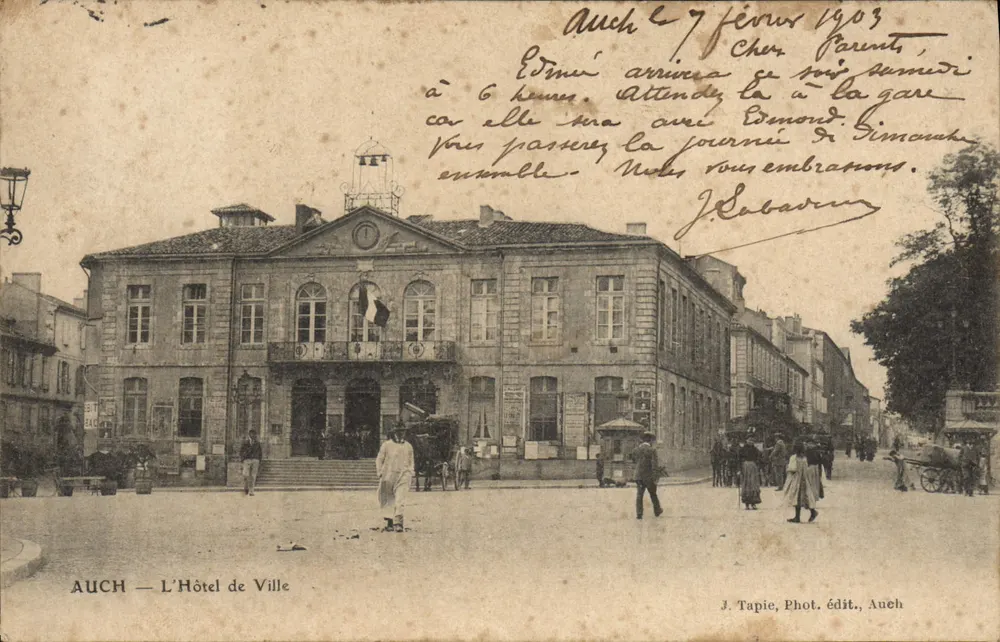 Auch — O Palácio de Cidade — J. Tapie, Fot. Ed., Auch - Frente
