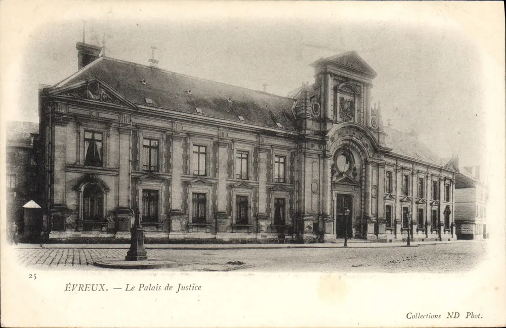 Évreux — Pałac Sądowy — kolekcje ND Phot. - Awers