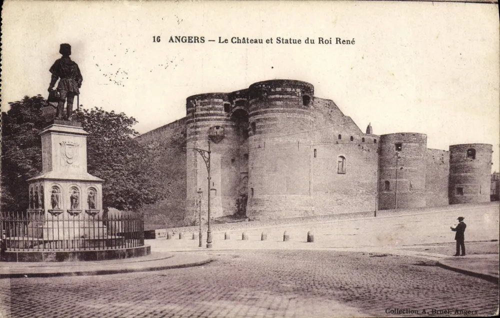 Angers — O Castelo e a Estátua do Rei René — Coleção A. Bruel, Angers - Frente
