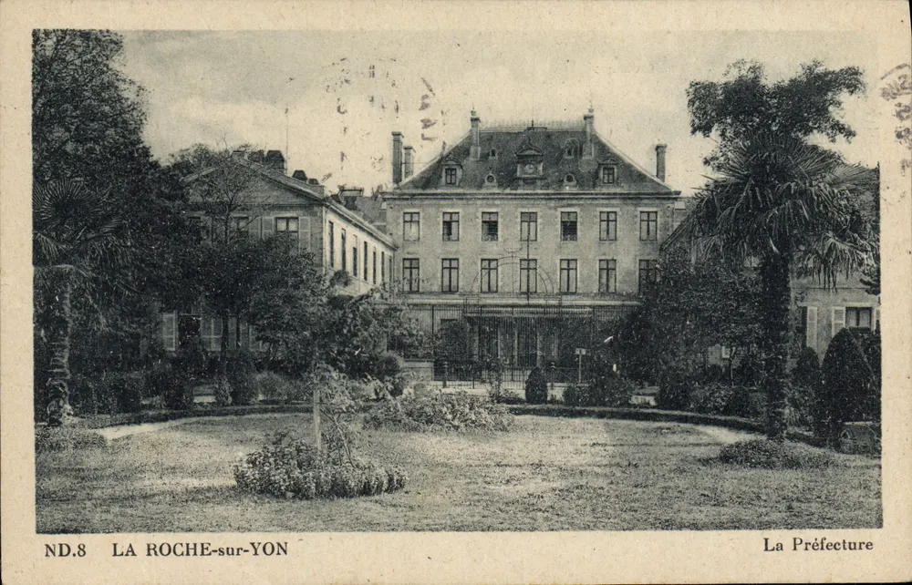 La Roche-sur-Yon — A Prefeitura — ND.8 - Frente