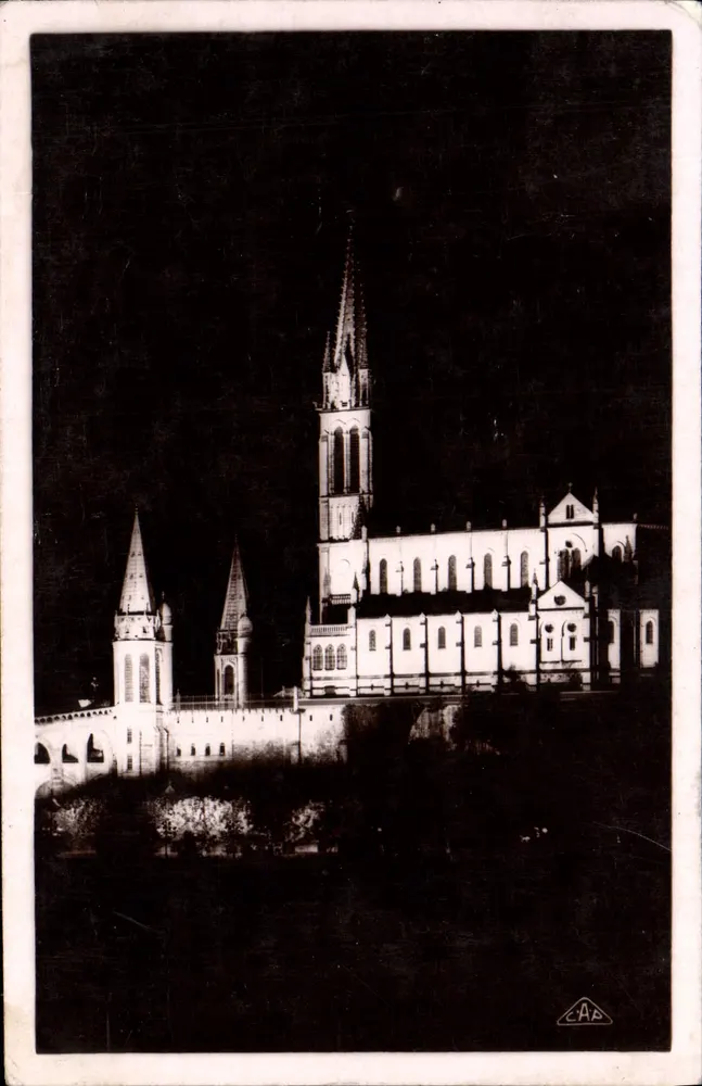 Lourdes — A Basílica Iluminada — Real-Photo C. P. Strasbourg n°289 - Frente