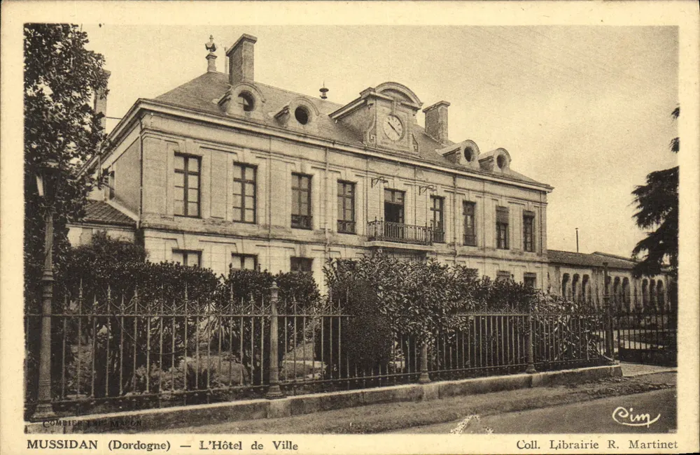 Mussidan (Dordogne) — O Hotel de Ville — Coleção Librairie R. Martinet - Frente