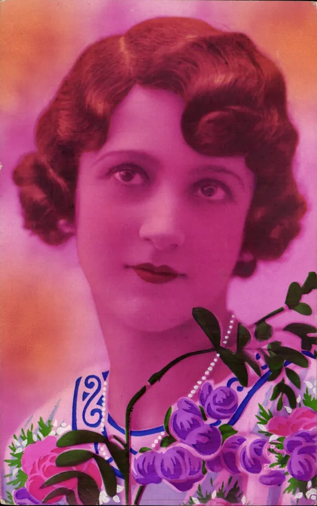 Retrato feminino — época 1930 — editor desconhecido, número de série 2312 - Frente