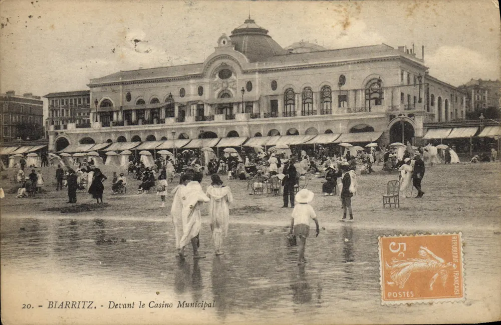 Biarritz — Devant le Casino Municipal — éditeur non visible, n° 20 - Frente