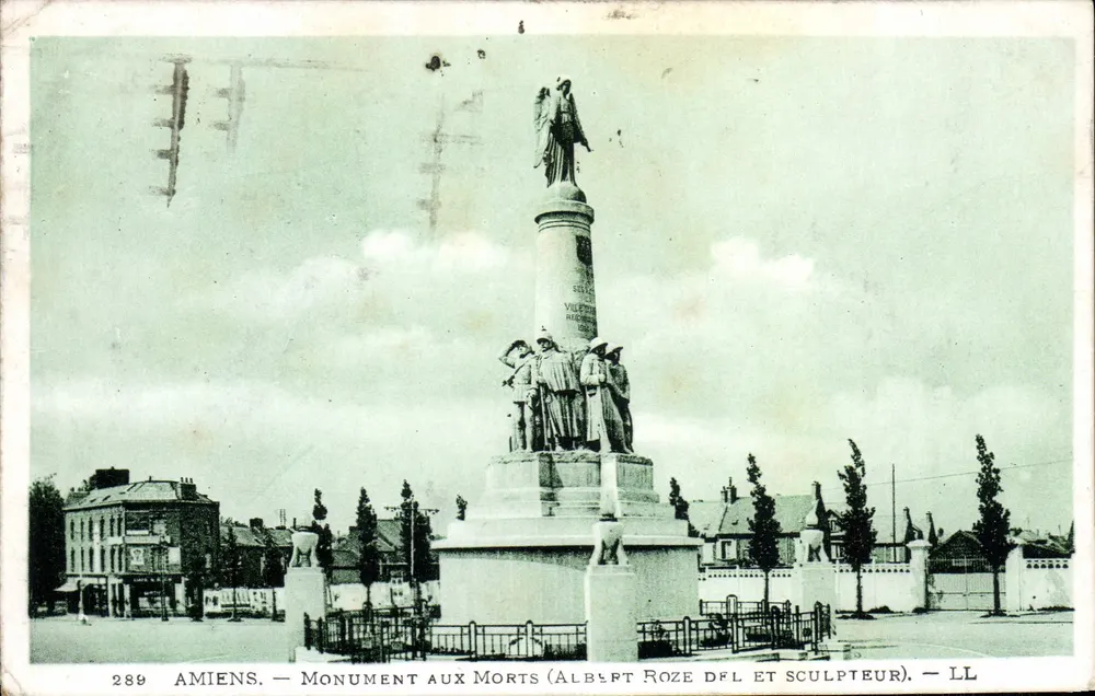 Amiens — Monument aux Morts (Albert Roze, escultor) - Frente