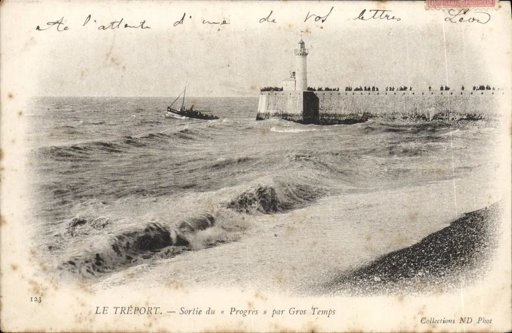 LE TRÉPORT — Saída do « Progrès » em condições adversas — ND Phot - Frente