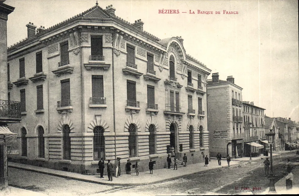 Béziers — A Banca da França — M. Pors, fot. - Frente