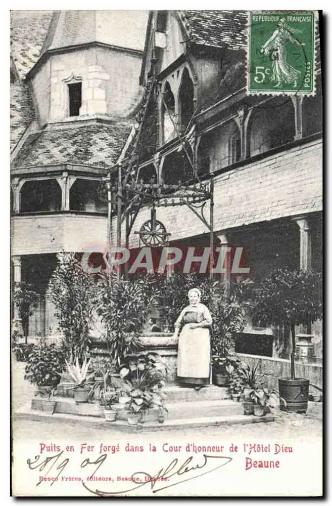 Poço em Ferro Forjado na Cour d'honneur do Hôtel Dieu — Beaune — Bonco Frères, editor, Beaune, Découze - Frente