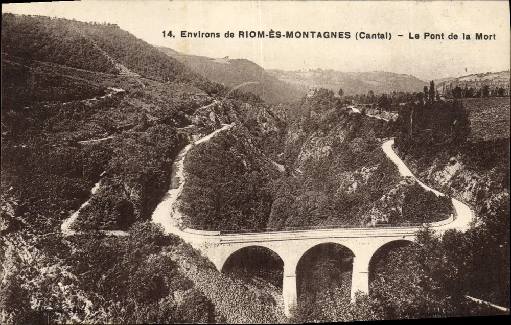 Um RIOM-ÈS-MONTAGNES (Cantal) — Die Brücke des Todes — n°14 - Vorderseite