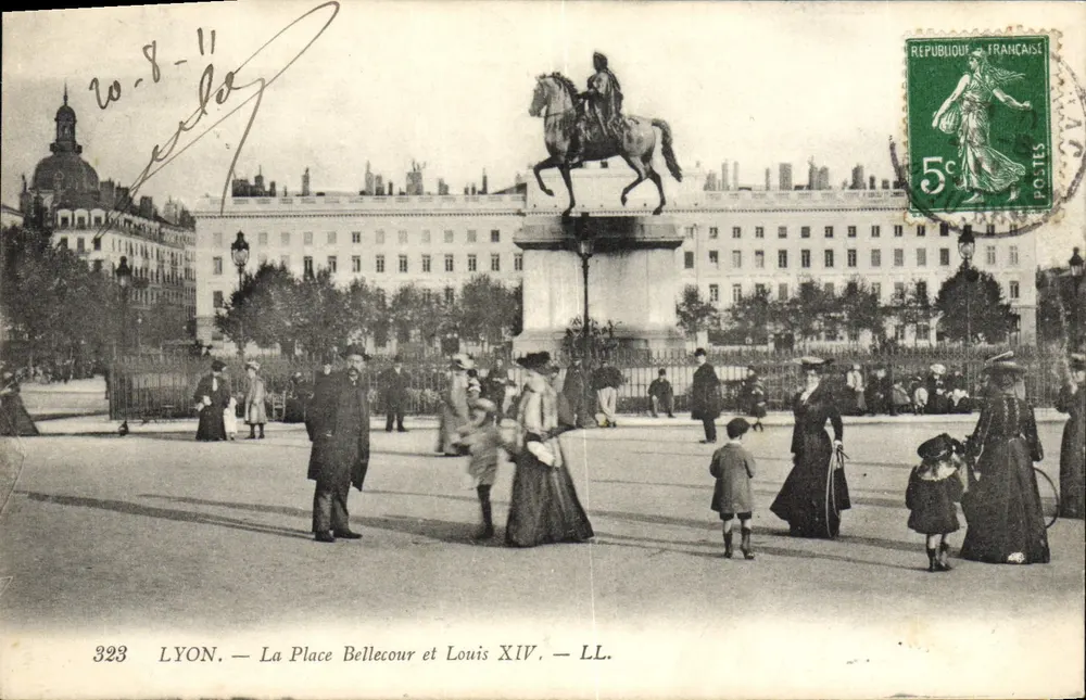 LYON — Ansicht der Place Bellecour und Louis XIV — LL. — n° 323 - Vorderseite