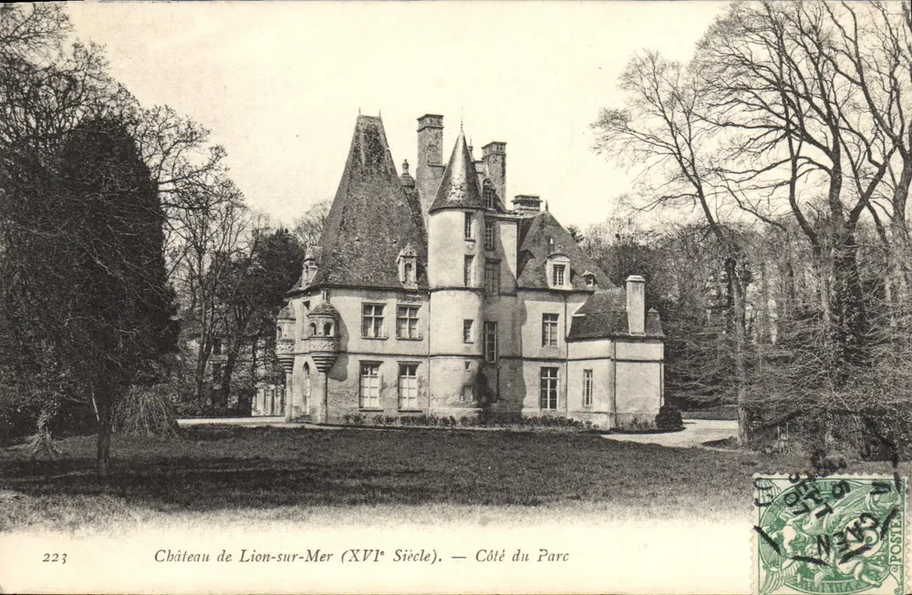 Castelo de Lion-sur-Mer (Século XVI) — Lado do Parque - Frente
