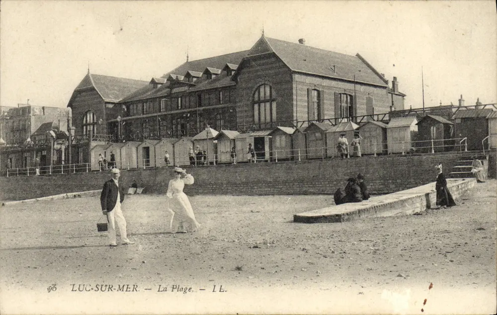 Luc-sur-Mer — A Praia — IL. - Frente