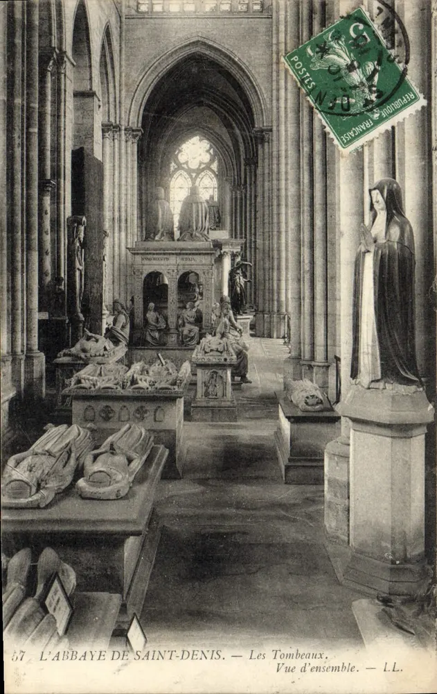 A ABBEY DE SAINT-DENIS — Os Túmulos. Vista geral — LL. - Frente