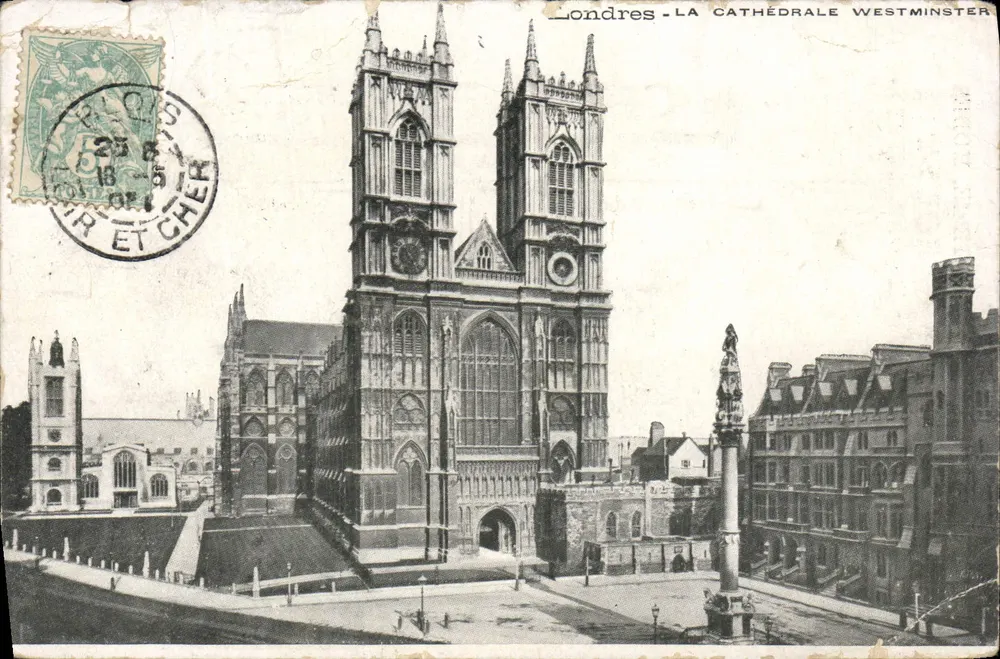 Londres - LA CATHÉDRALE WESTMINSTER — vue de la façade et des tours, éditeur IMPRIMÉ SUR LA CARTE - Frente