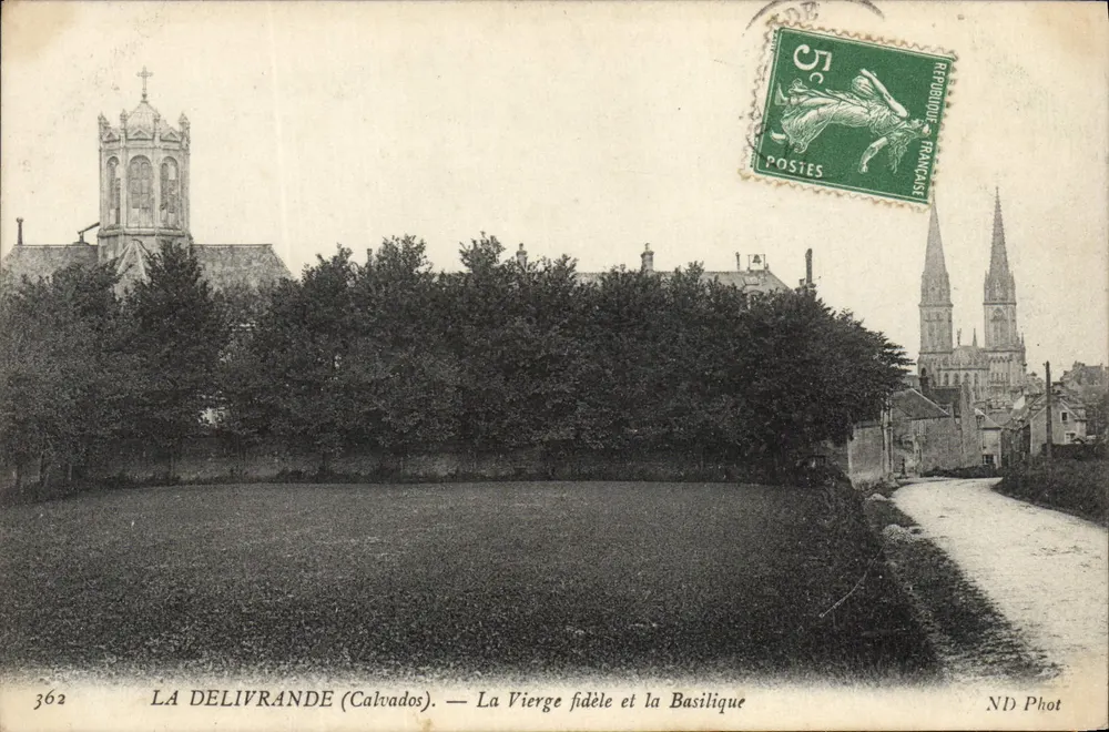 La Delivrande (Calvados) — Die treue Jungfrau und die Basilika — ND Phot - Vorderseite