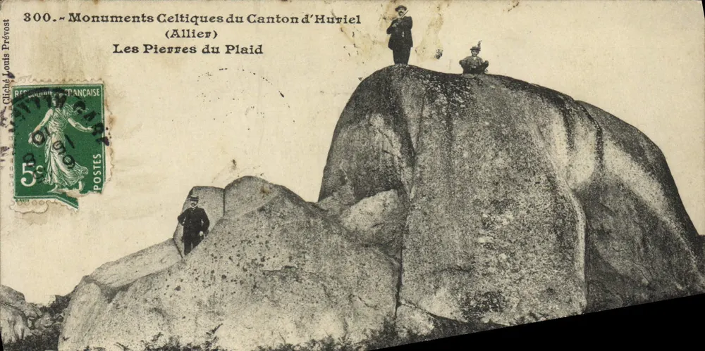 Die Steine von Plaid — Keltische Denkmäler des Kantons Hurriel (Allier) — Foto von Louis Prévost, Nr. 300 - Vorderseite