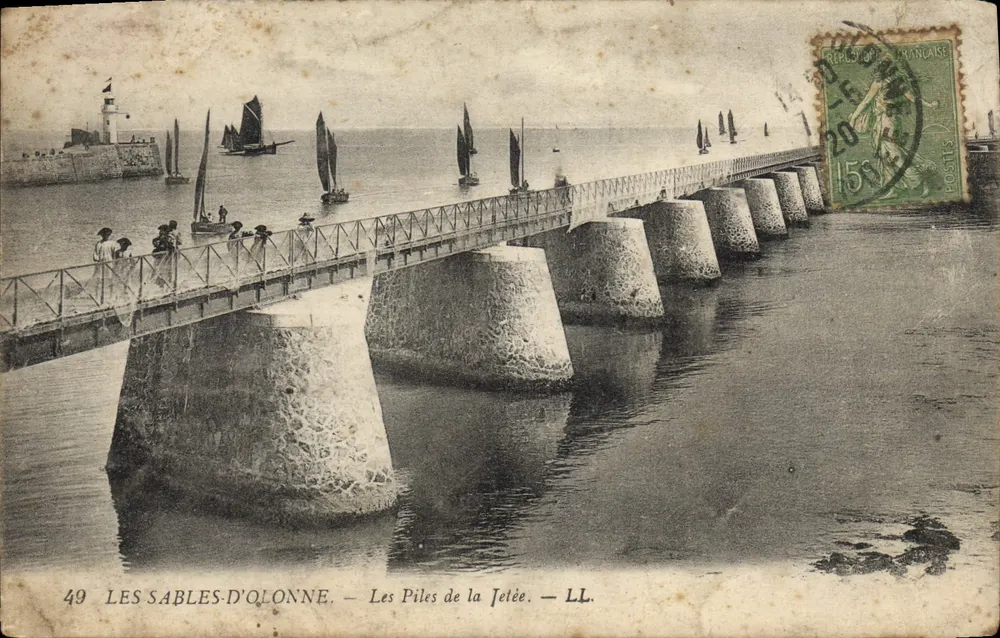 Les Sables-d'Olonne — Les Piles de la Jetée — LL. n°49 - Frente