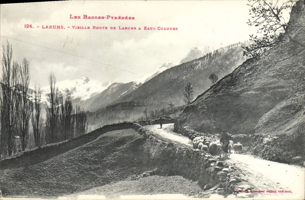 Laruns — Route von Laruns nach Eaux-Chaudes — Verleger Laruns, n°124 - Vorderseite