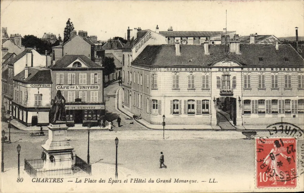 Chartres — Place des Épars und das Hôtel du Grand Monarque — LL. - Vorderseite