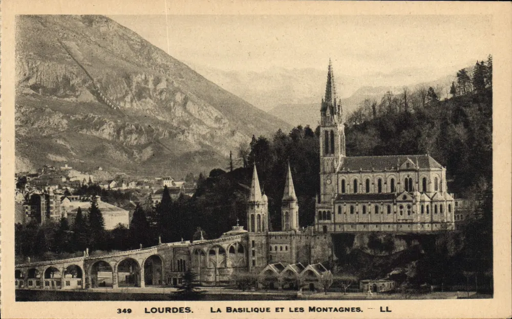Lourdes — Die Basilika und die Berge — LL, n° 349 - Vorderseite