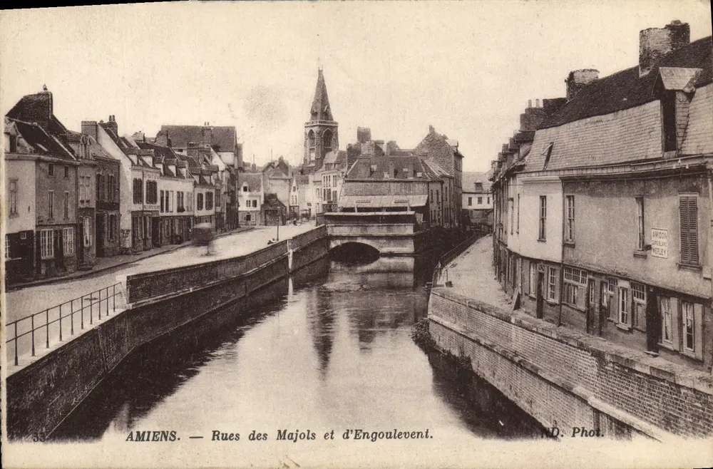 Amiens — Ruas dos Majols e d'Engoulevent — ND. Fot. - Frente