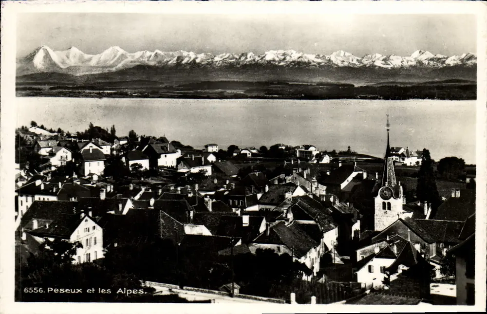 Peseux e as Alpes — vista panorâmica do lago e das montanhas — Société Graphique Neuchâtel n°6556 - Frente