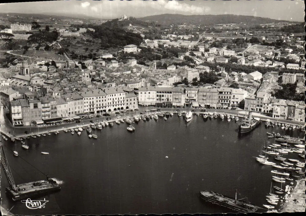 St-Tropez (Var) — Luftbild des Hafens und des Kai — Éditions Aériennes Combier - Vorderseite
