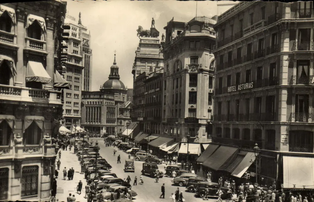 Madryt — Calle de Sevilla — Wydawca nieznany, numer serii nie widoczny - Awers