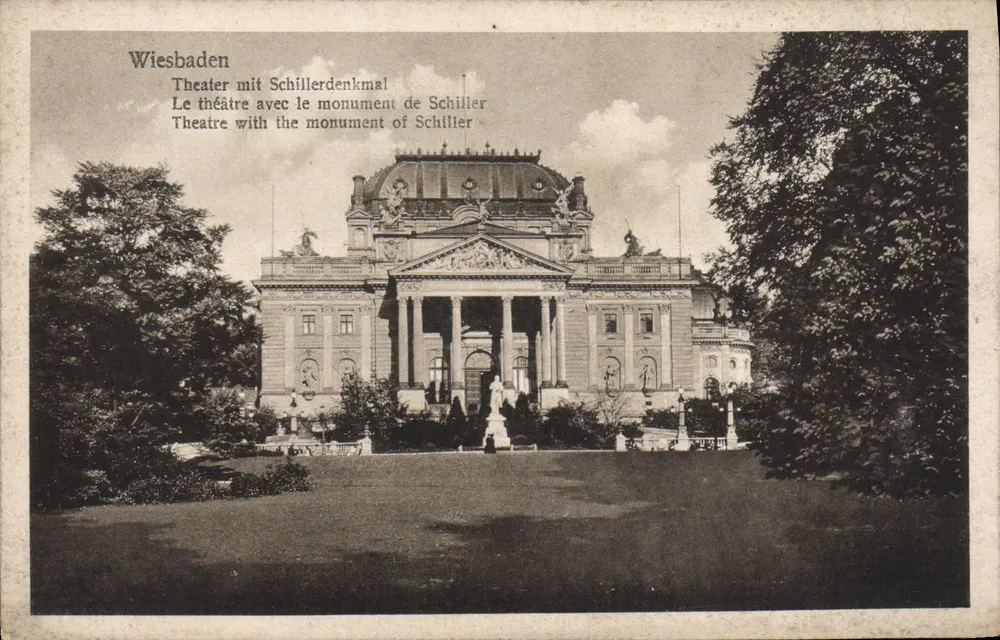 Wiesbaden — Teatro com o monumento de Schiller — 19 5515 - Frente