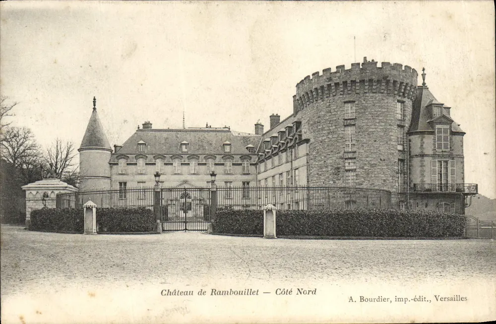 Castelo de Rambouillet — Lado Norte — A. Bourdier, imp.-édit., Versailles - Frente