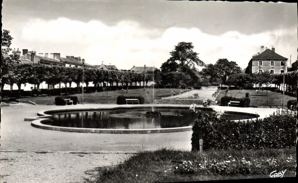 La Roche-sur-Yon — Jato d'Água no Square Bayard — Edições Gaby - Frente