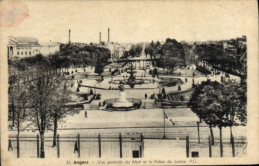Angers — Allgemeiner Blick auf den Mail und das Palais de Justice — P.C. — n°32 - Vorderseite