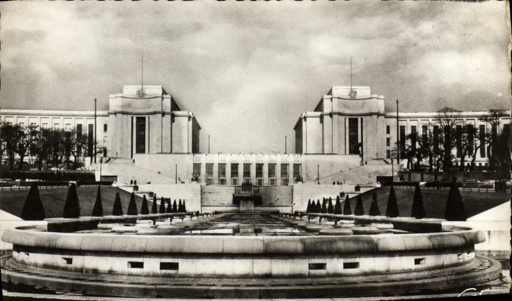 Palais de Chaillot — Ansicht aus den Gärten — Édition d'Art, Paris - Vorderseite