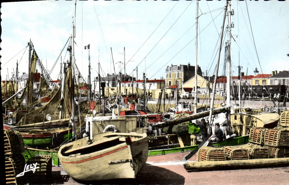 Il Porto di Croix-de-Vie — Vista del porto con barche e gabbie per aragoste — Edizioni JELY - Recto