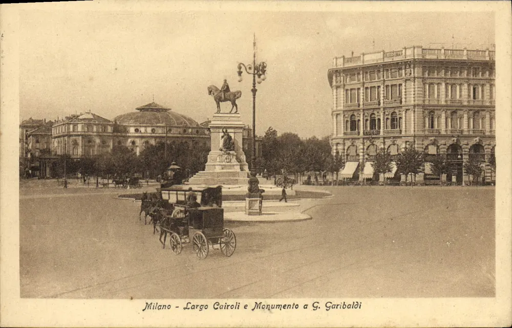 Milão - Largo Cairoli e Monumento a G. Garibaldi — editor não identificado, número de série não visível - Frente
